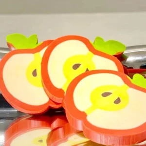 ยางลบก้อนเล็ก รูปการ์ตูนผลไม้ แอปเปิ้ล  3 ชิ้น